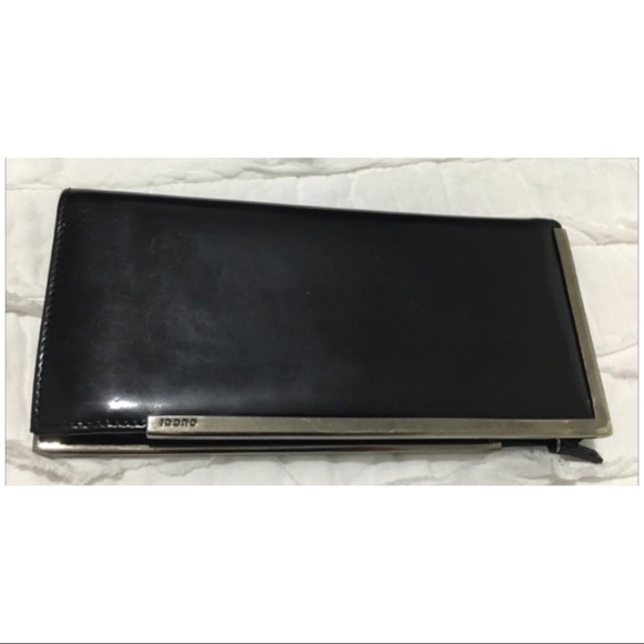 Gucci Handbags - Gucci patent leather wallet